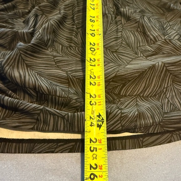 Kona Sol Black Sleeveless Fitted Swim Top - Picture 7 of 7